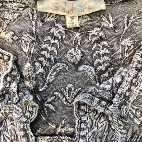 Solitaire Women’s Shirt Size: Small (S) Color: Gray - Picture 2 of 5